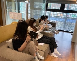 [1번지] 최고의 힐링, 2층에서 웬툰을 봅시다~!