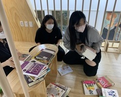 [딩가동2번지] 2층 다락방 도서정리  봉사중