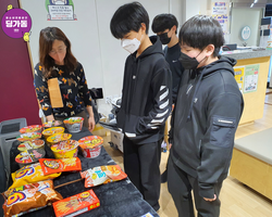 [1번지] 제일 기다려지는 선물 고르는 시간!