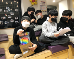[1번지] 딩가일비 송년회날 선물 받았어요♥