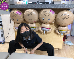 [1번지] 풍선 앞에서 찰칵!