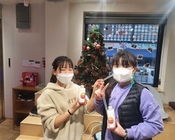 [1번지] 수제딸기우유를 깜짝선물로 받았어요!