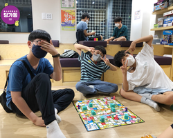 [1번지] 1층에서 보드게임하다가 찰칵!